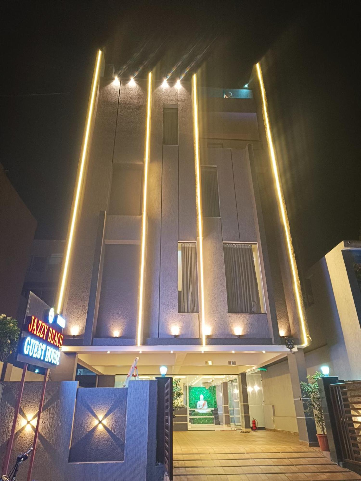 Jazzy Beach Guest House Вишакхапатнам Экстерьер фото